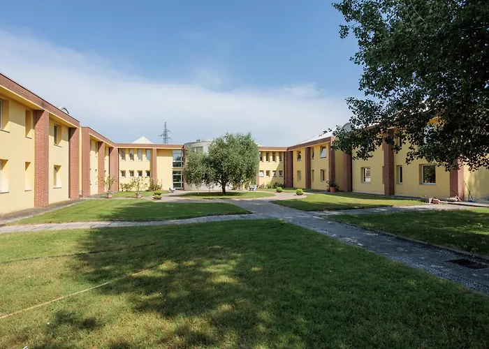 Eurhotel فندق Fontevivo